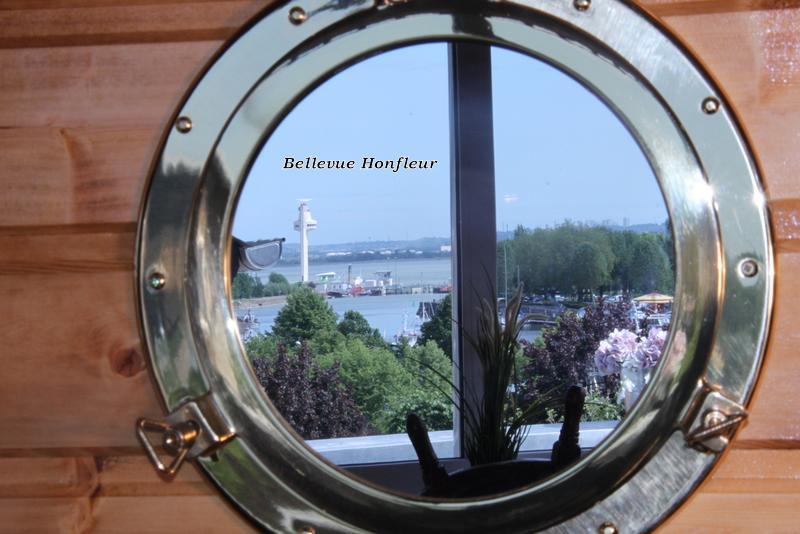 オンフルールLe Bellevue - Beautiful Sea Viewアパートメント エクステリア 写真